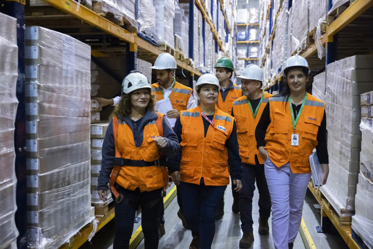 Women and Men employees from Teva Global Operations